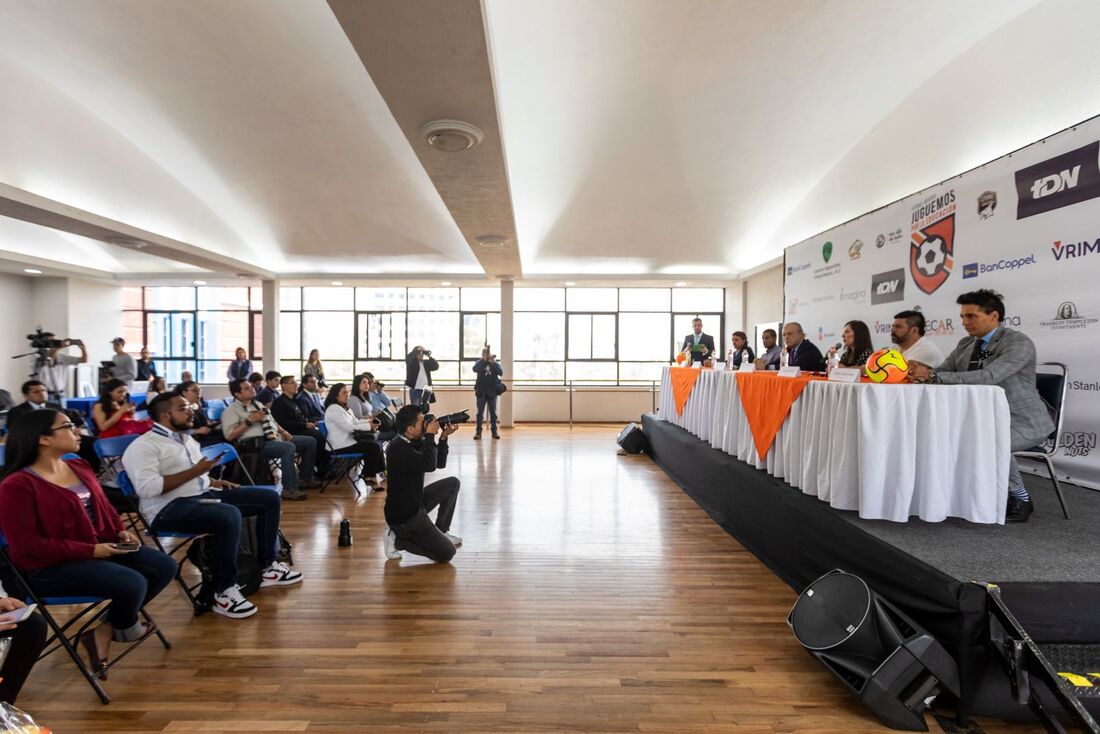 Rueda de prensa Juguemos por la Educación, Fundación BECAR